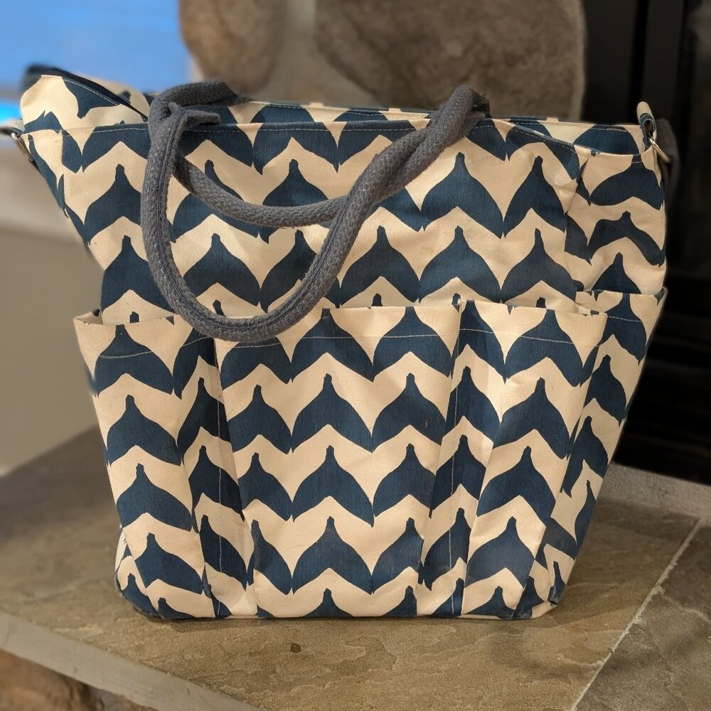 Whale Tail travel bag